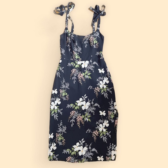 Reformation Dresses & Skirts - NWT Reformation Besse Tie Sleeve Midi Dress in Isabella Navy & White Floral Sz 6